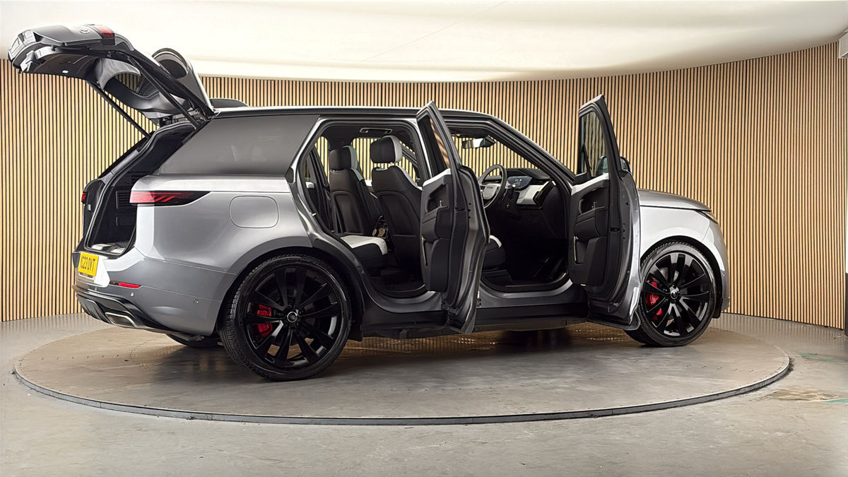 More views of Land Rover Range Rover Sport