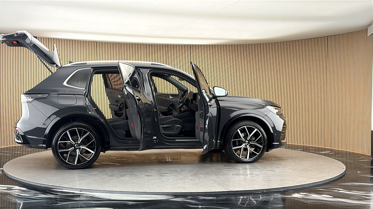 More views of Volkswagen Tiguan