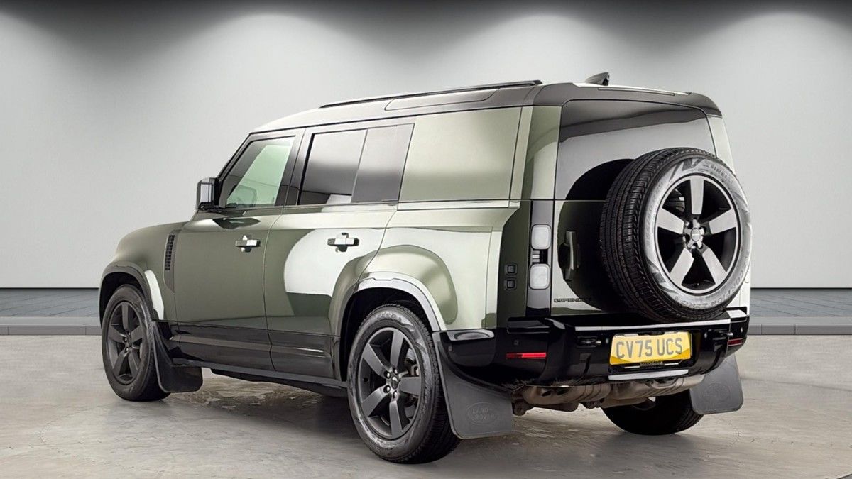 Land Rover Defender 110 Image 2