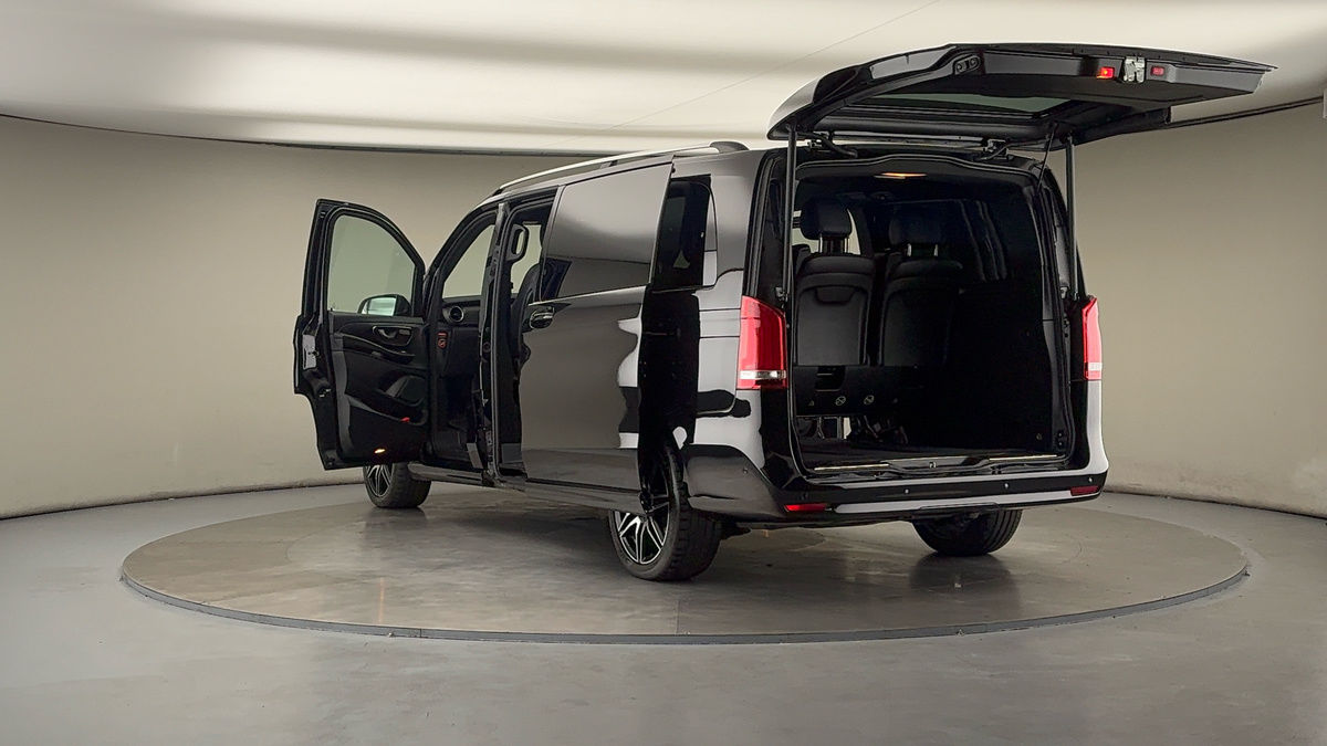 Mercedes-Benz V Class Image 23