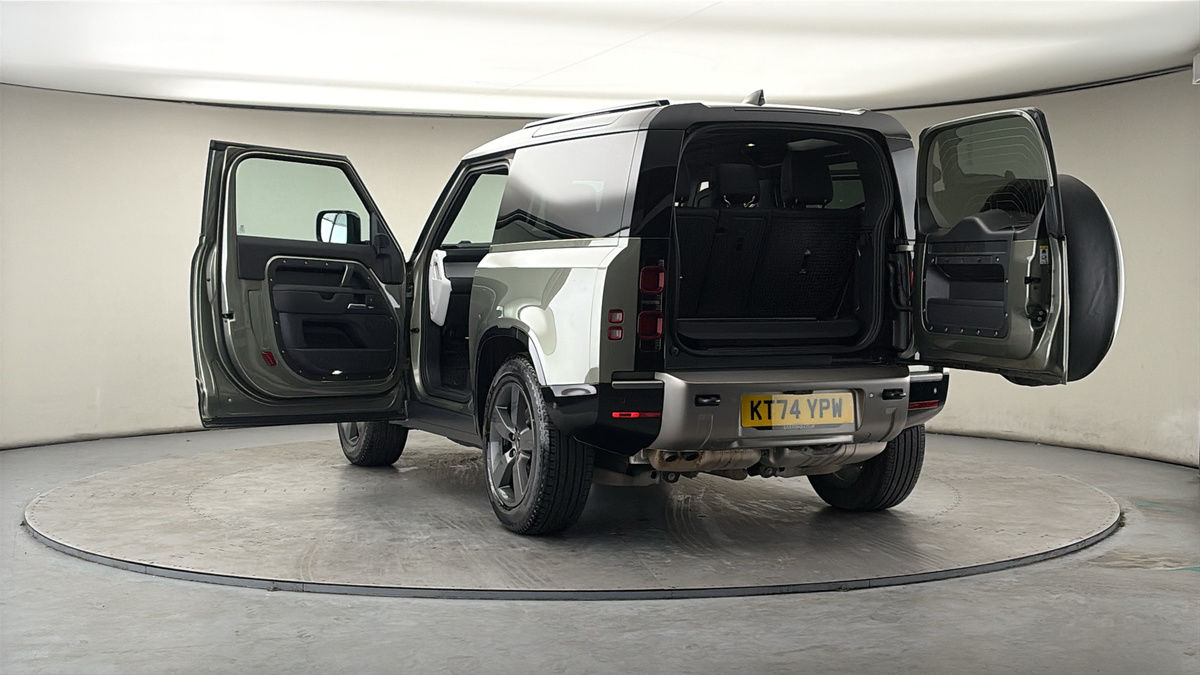 More views of Land Rover Defender 90