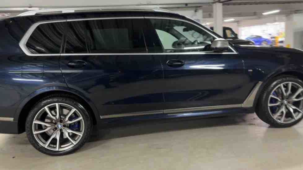 More views of BMW X7