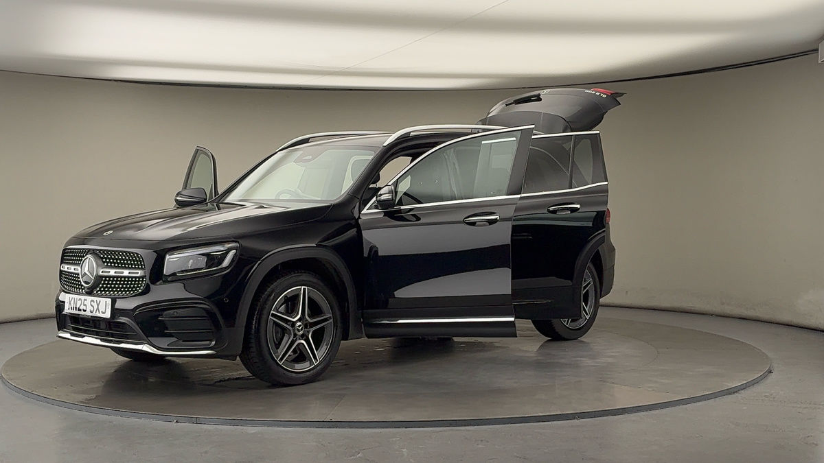 Mercedes-Benz GLB Image 22