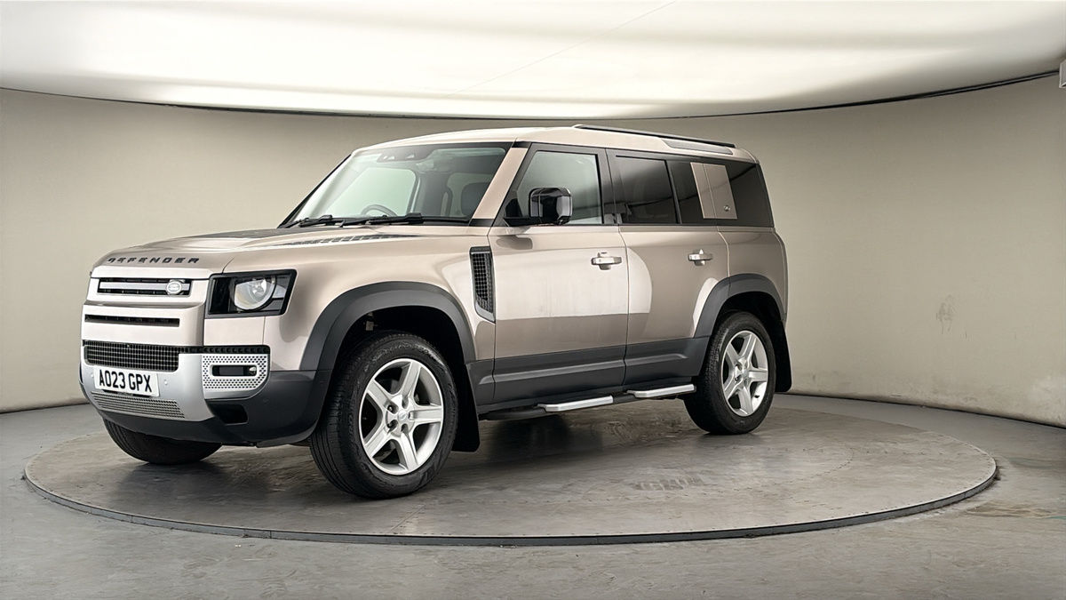 Land Rover Defender 110 Image 20