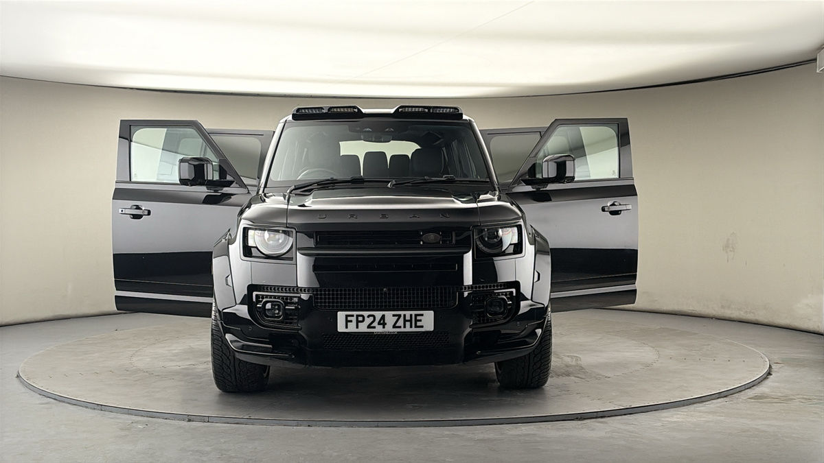 More views of Land Rover Defender 110