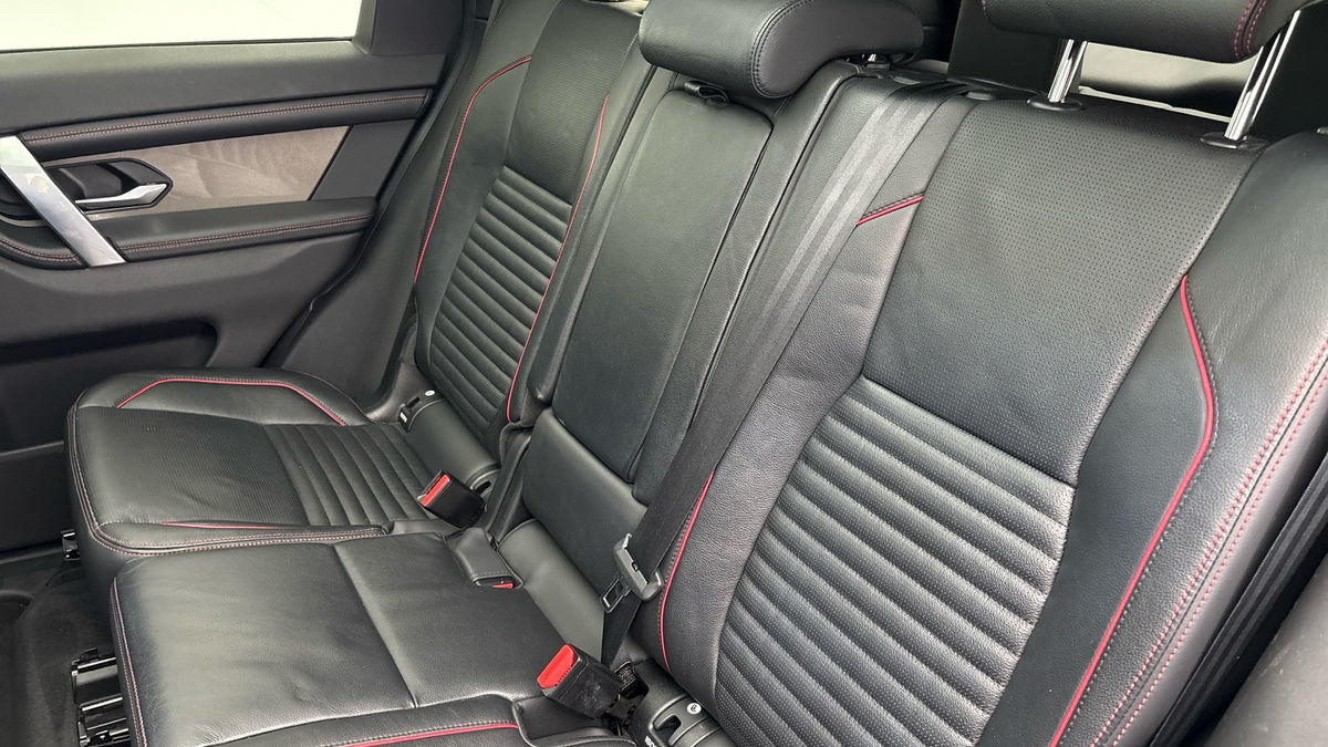 Land Rover Discovery Sport Image 8