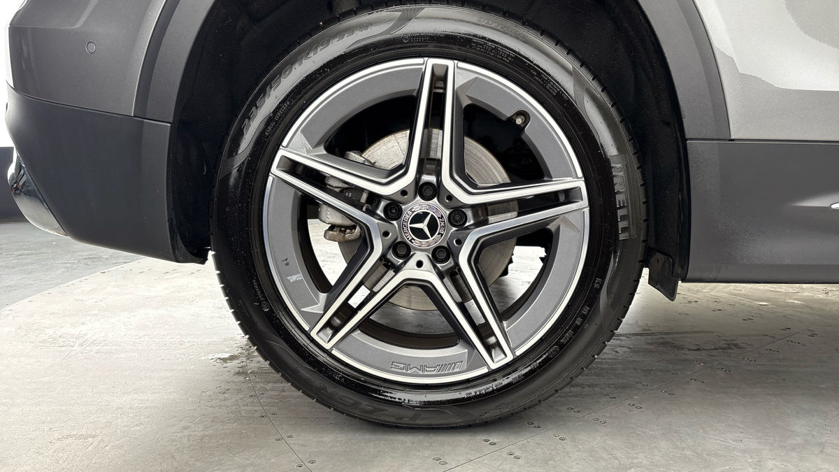 Mercedes-Benz GLB Image 10