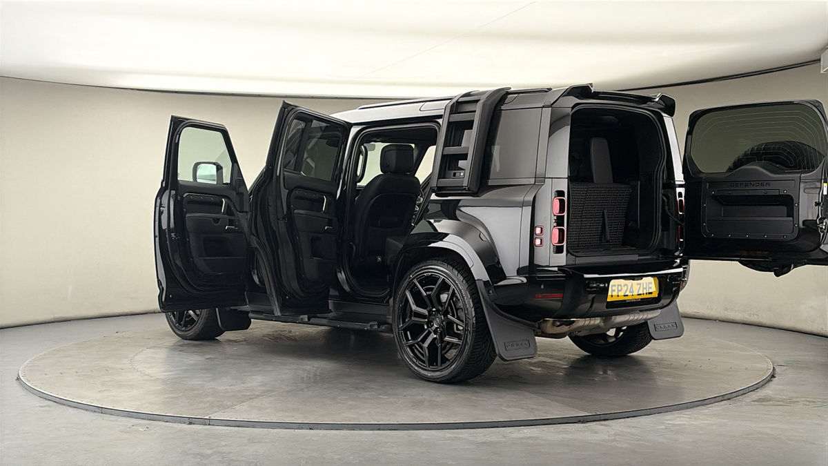 More views of Land Rover Defender 110