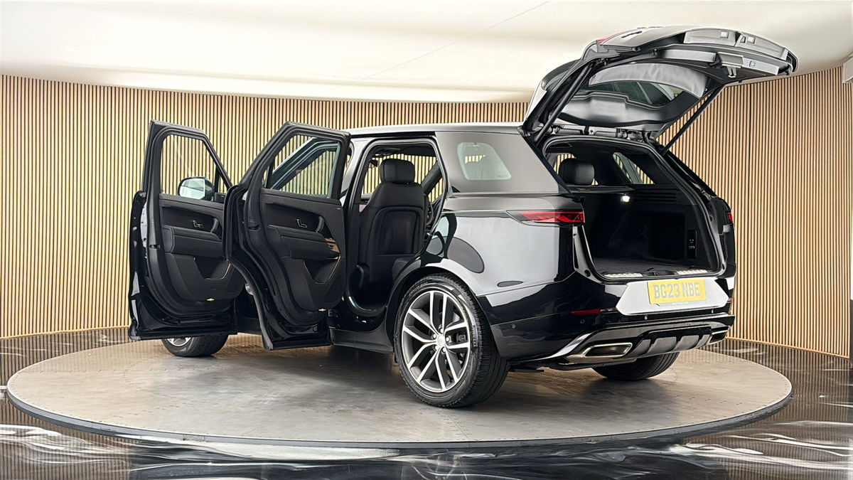 More views of Land Rover Range Rover Sport