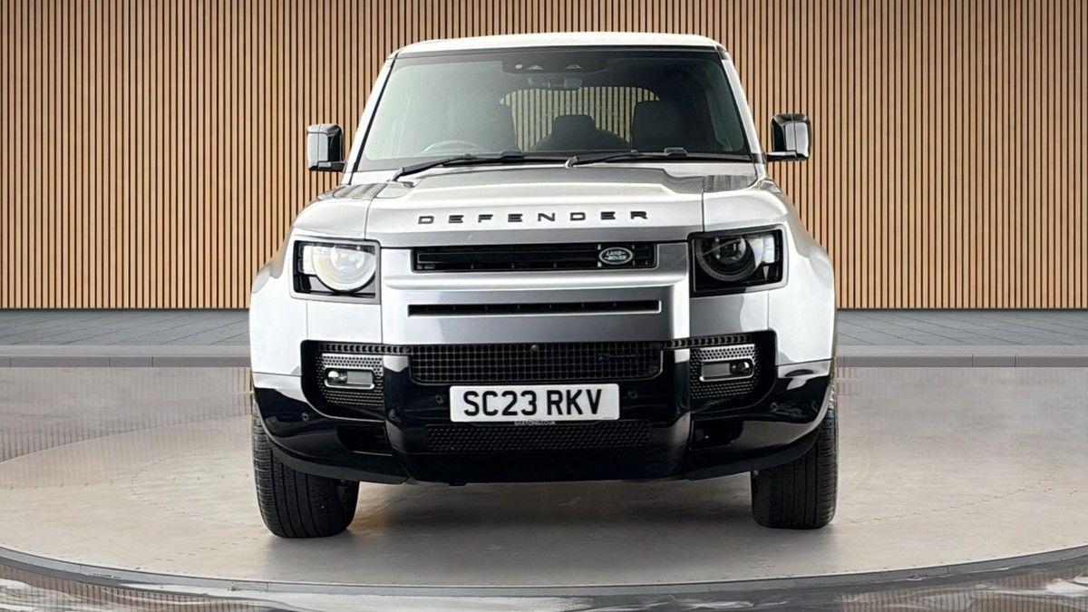 Land Rover Defender 110 Image 3
