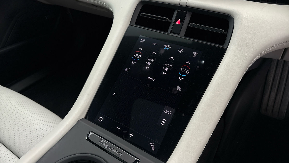 Porsche Taycan Image 26