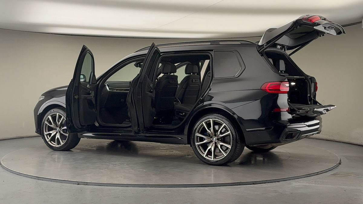 More views of BMW X7