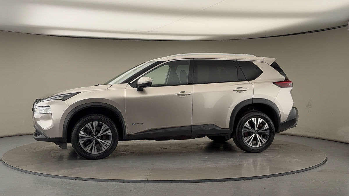 More views of Nissan X-Trail