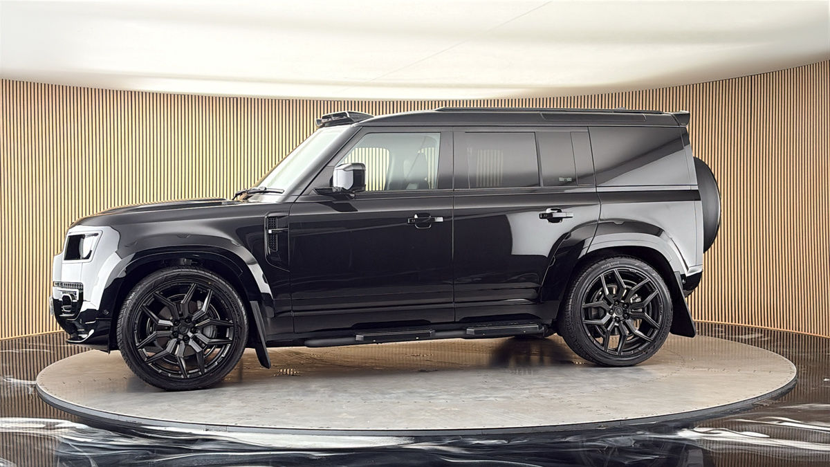 More views of Land Rover Defender 110