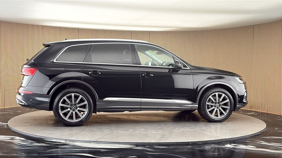 More views of Audi Q7