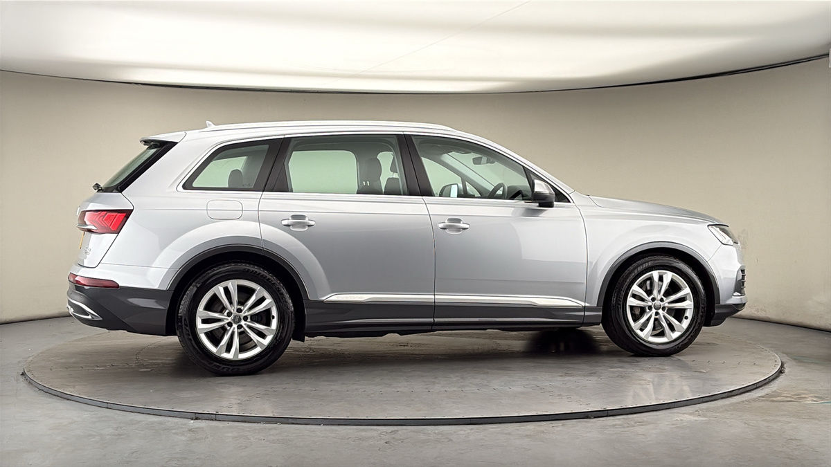 More views of Audi Q7