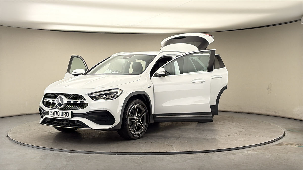 More views of Mercedes-Benz GLA