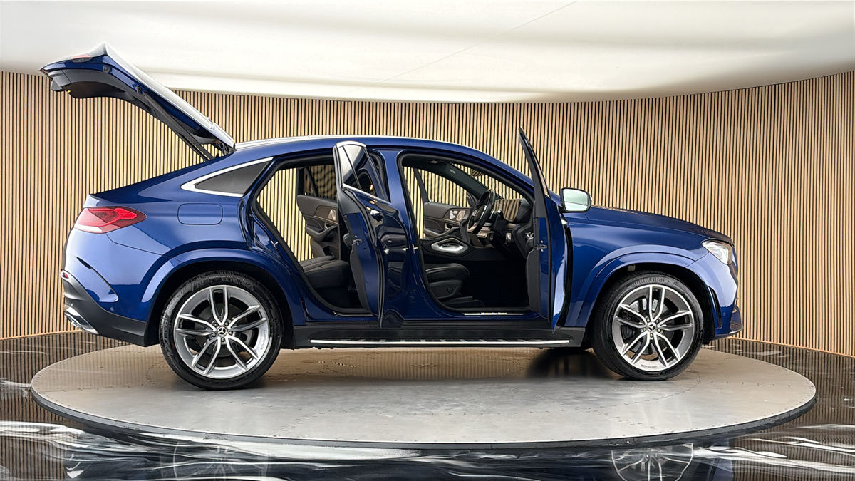 More views of Mercedes-Benz GLE