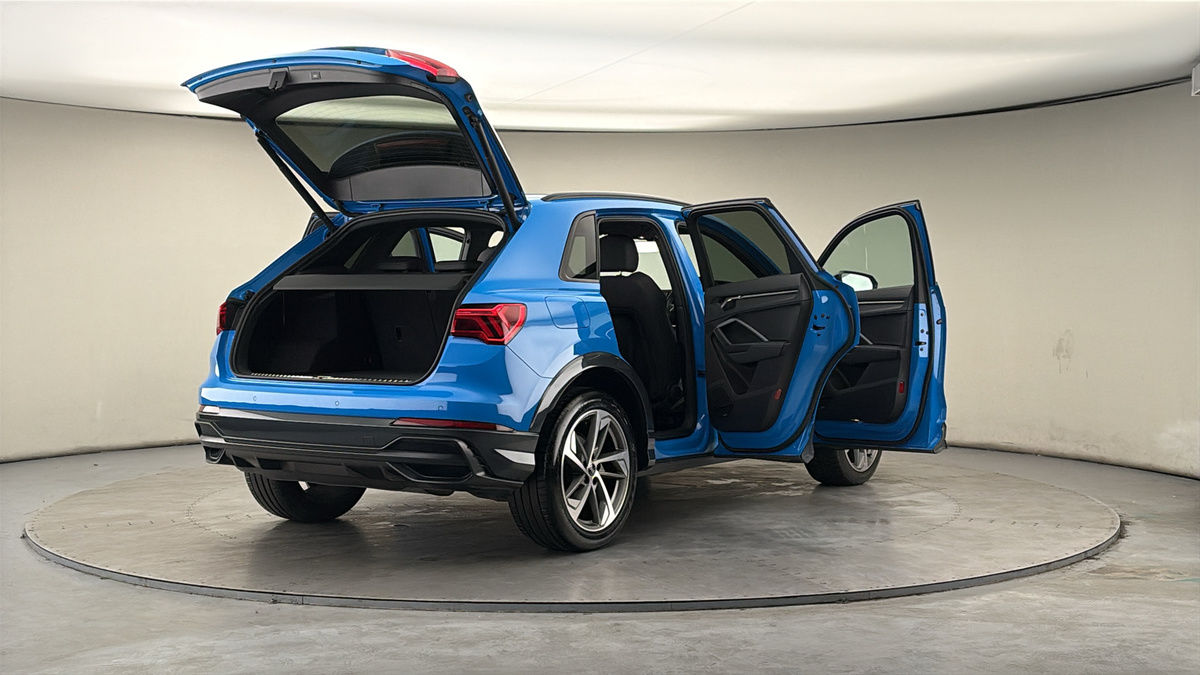 More views of Audi Q3