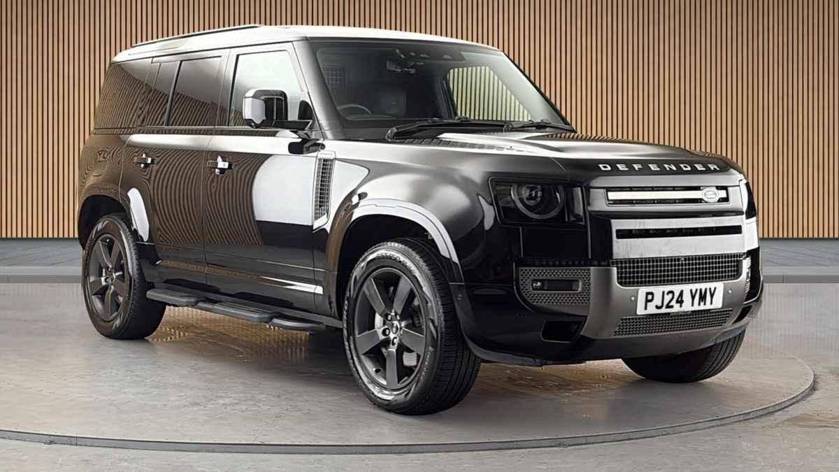Land Rover Defender 110 Sticky Header Image