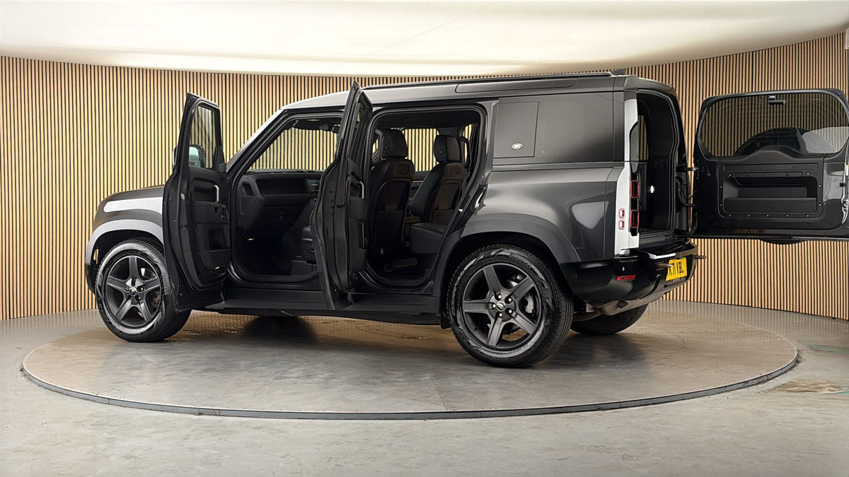 More views of Land Rover Defender 110