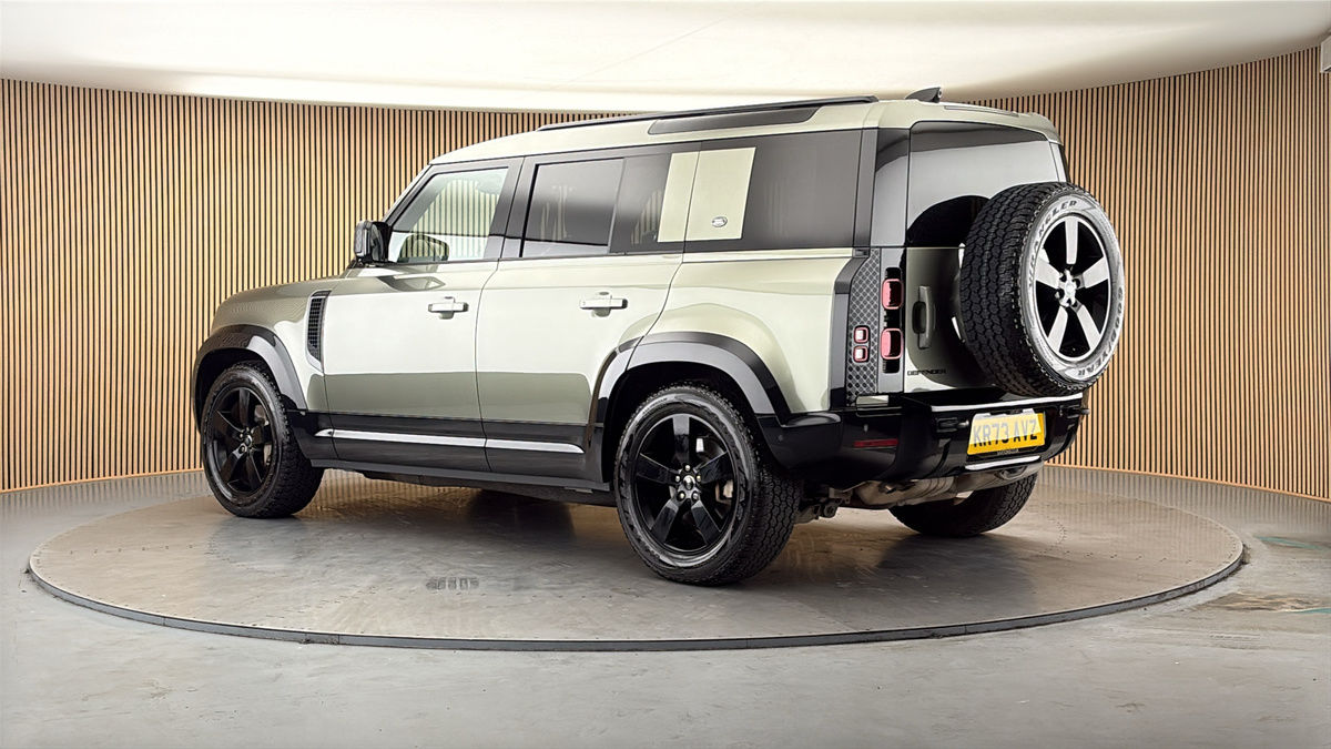 More views of Land Rover Defender 110