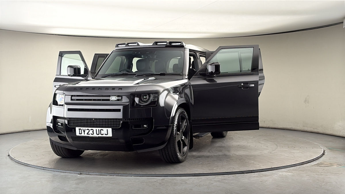 More views of Land Rover Defender 110