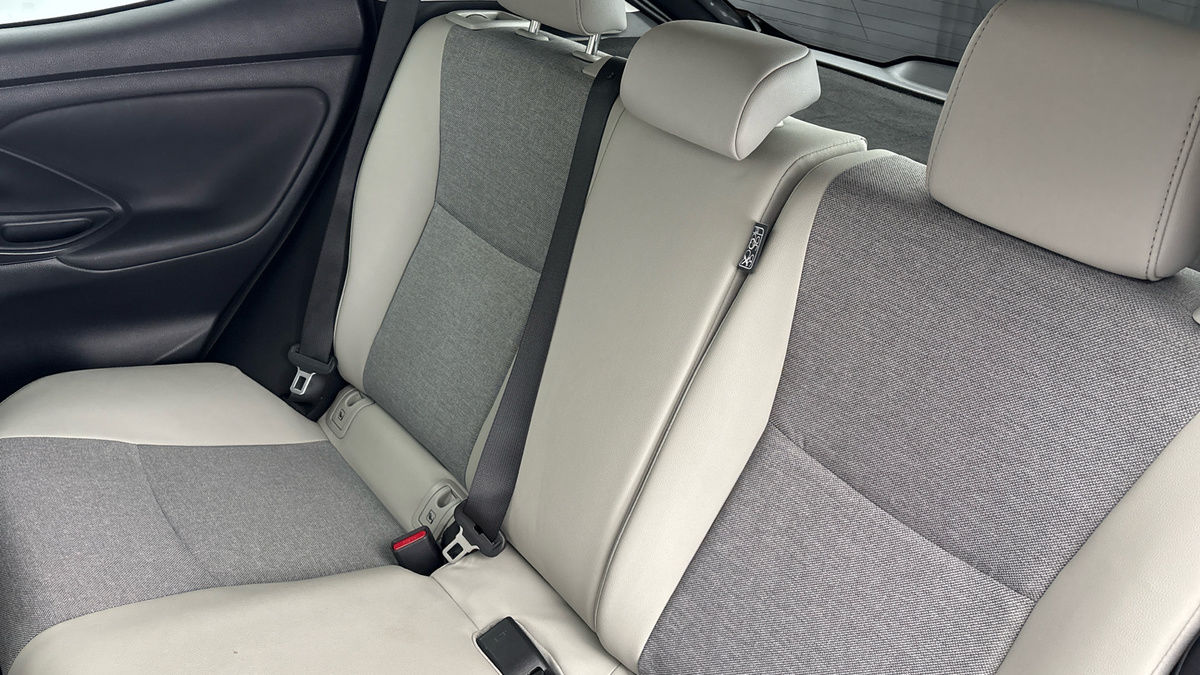 Toyota Yaris Image 8