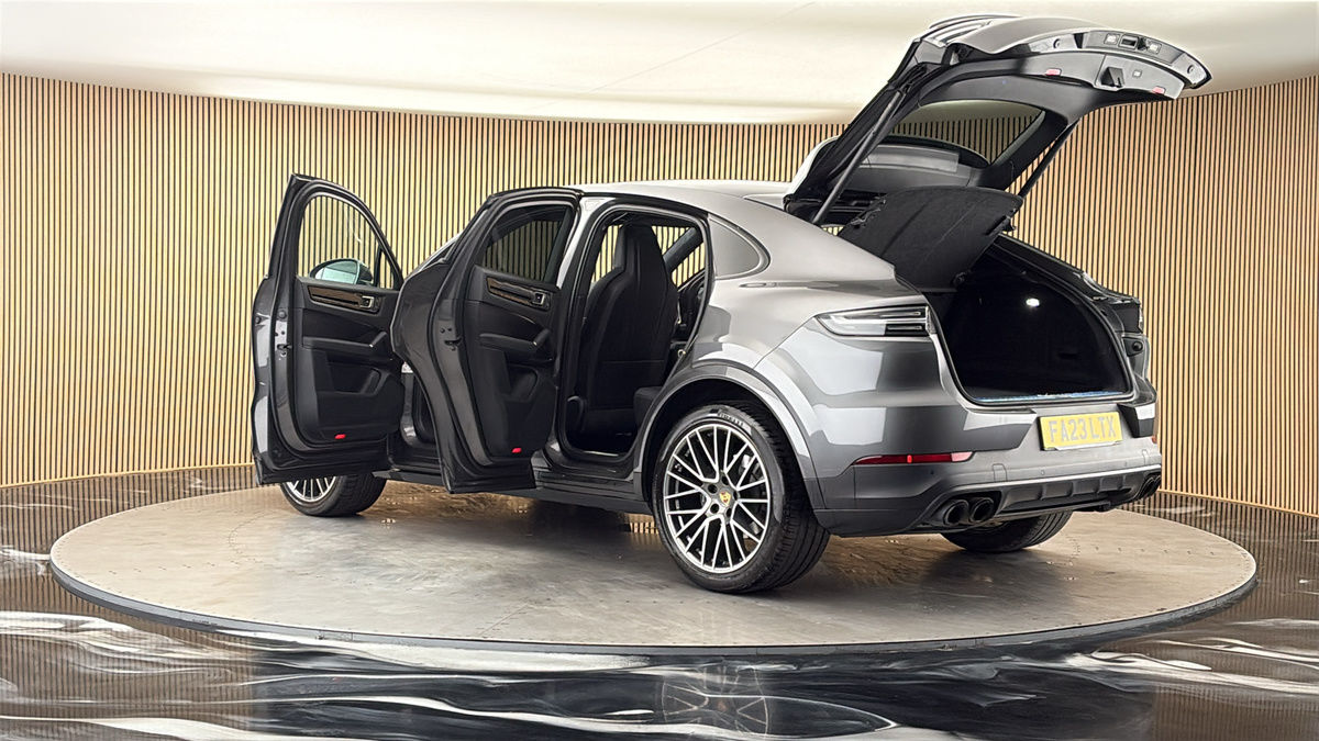 More views of Porsche Cayenne