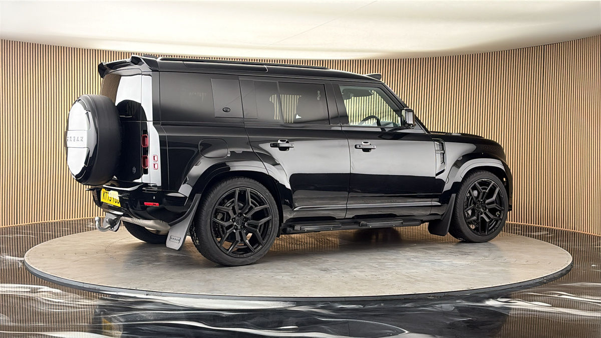 More views of Land Rover Defender 110