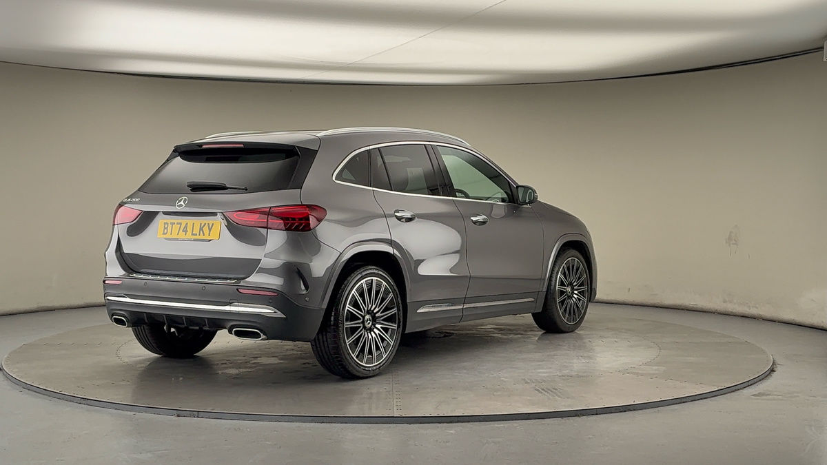 More views of Mercedes-Benz GLA