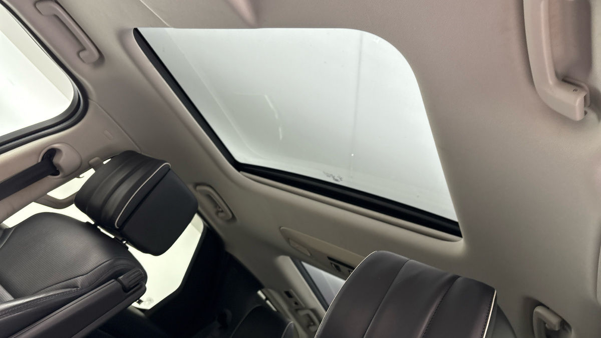 Land Rover Discovery Image 6