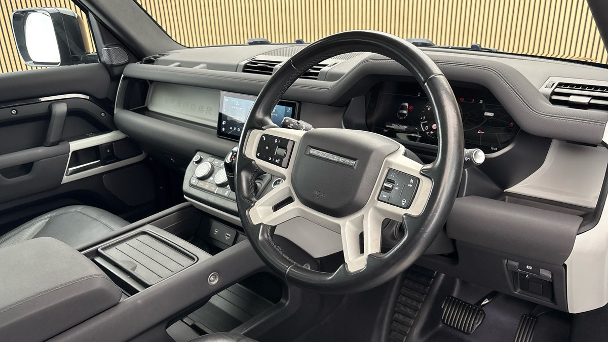 Land Rover Defender 90 Image 5
