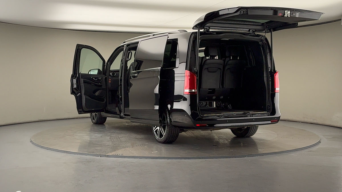 Mercedes-Benz V Class Image 23