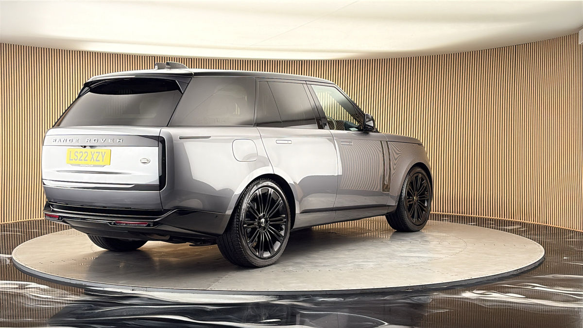More views of Land Rover Range Rover