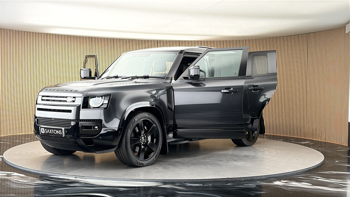 More views of Land Rover Defender 110