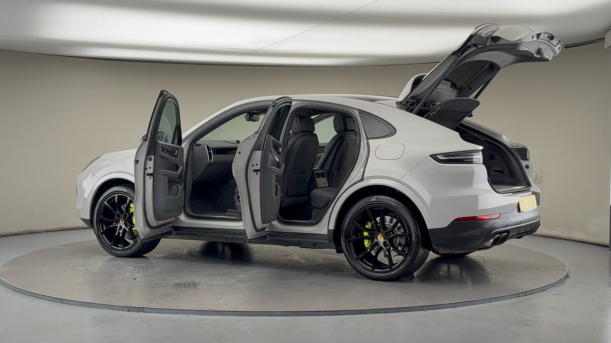 More views of Porsche Cayenne