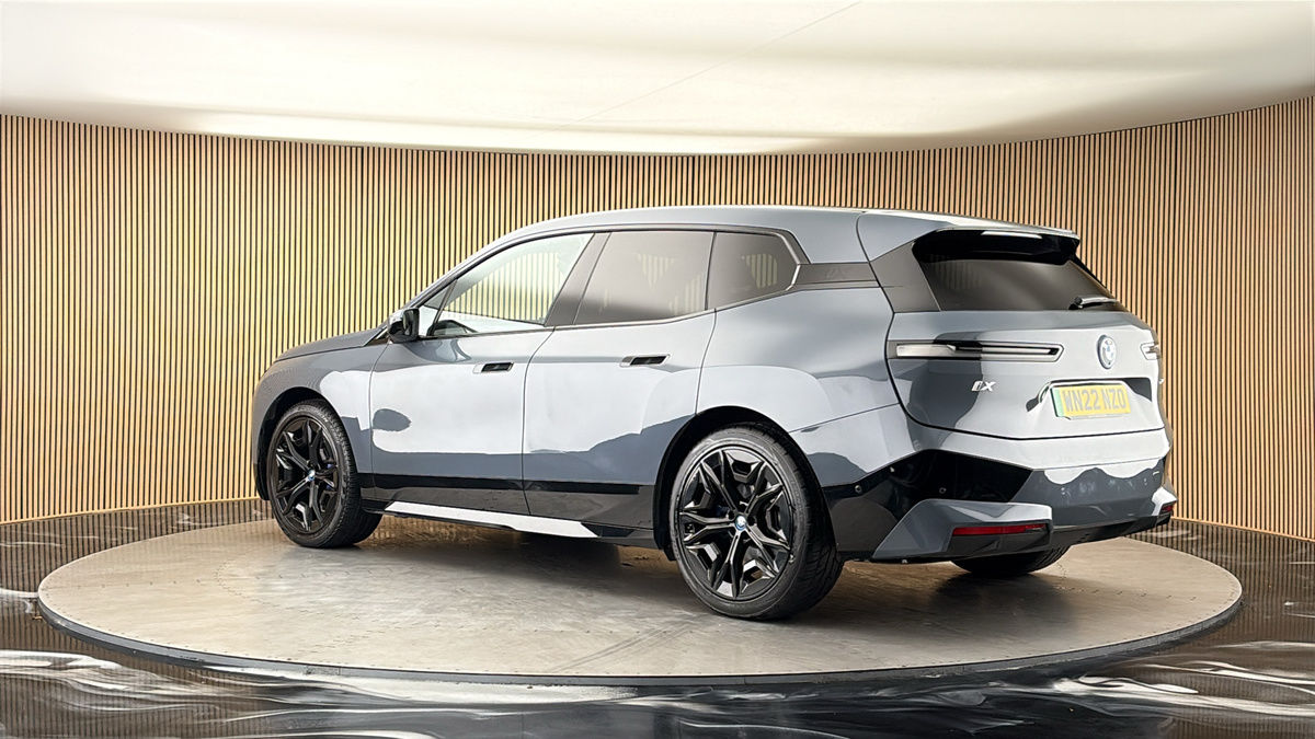 More views of BMW iX