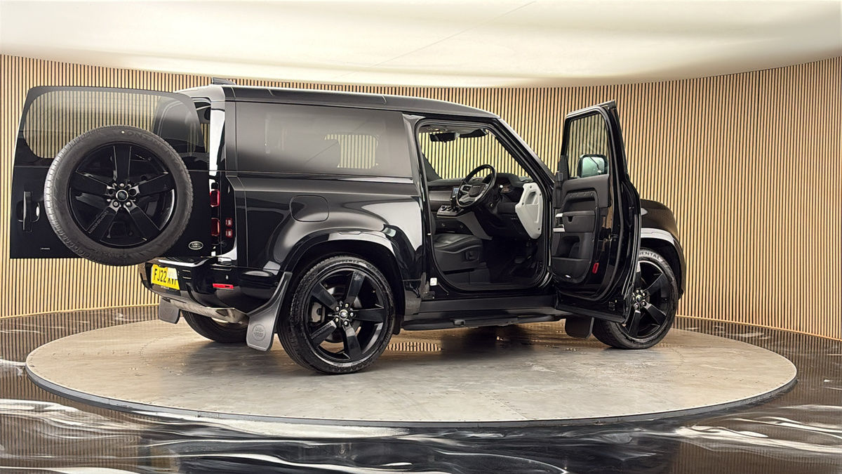 More views of Land Rover Defender 90