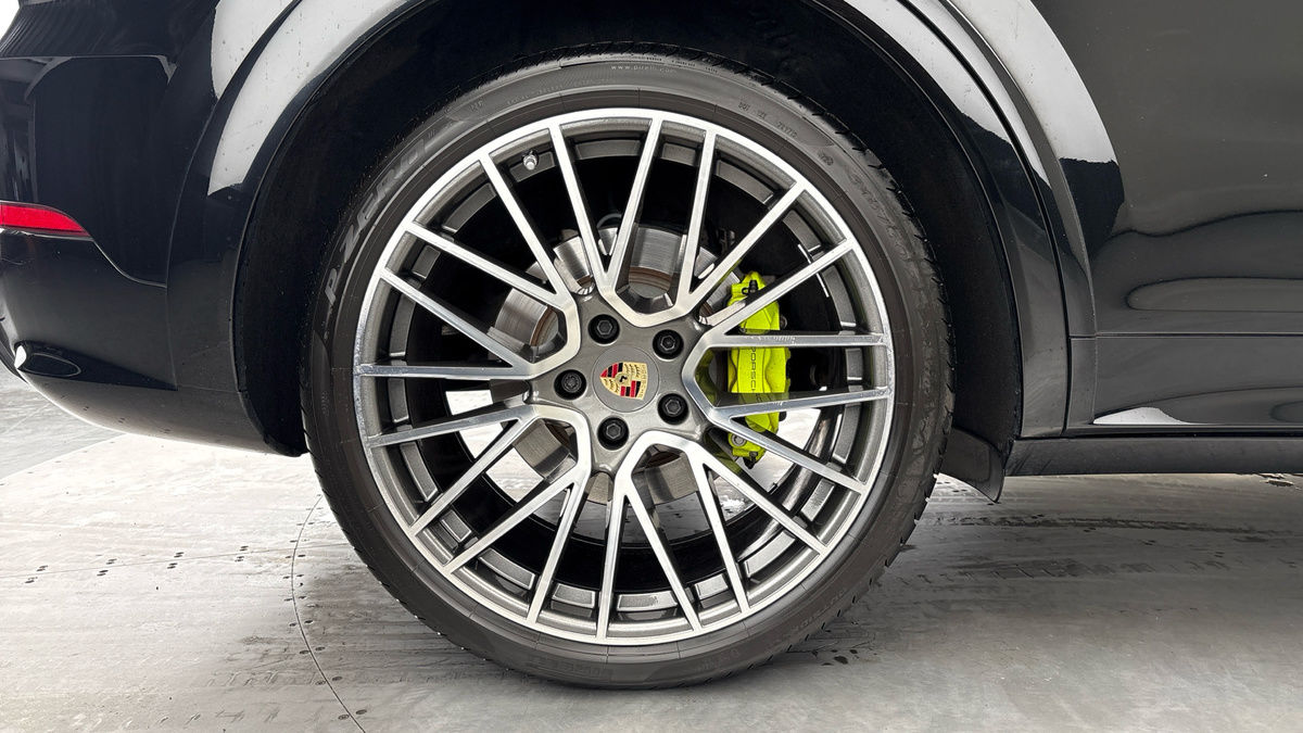 Porsche Cayenne Image 10