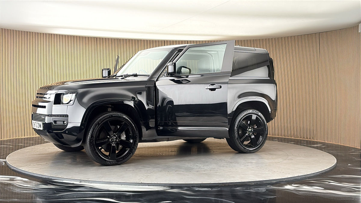 More views of Land Rover Defender 90