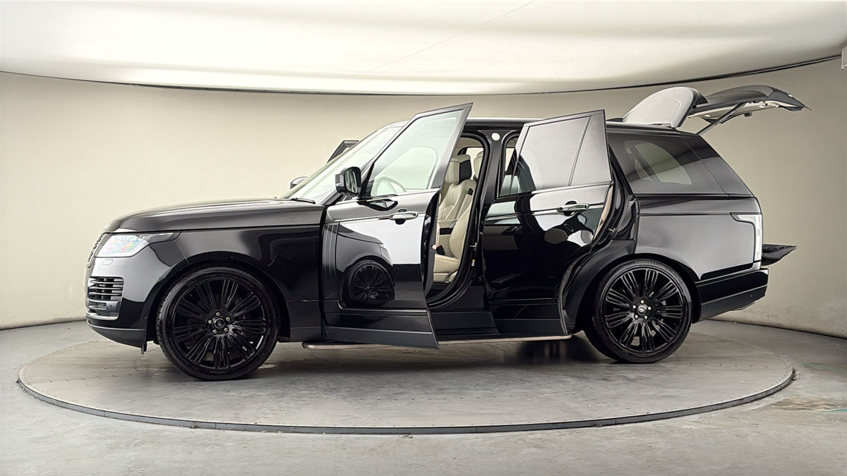 More views of Land Rover Range Rover