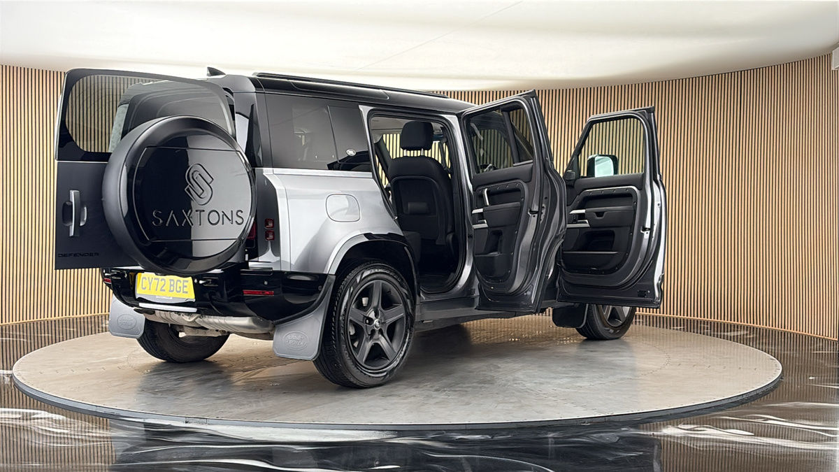 More views of Land Rover Defender 110