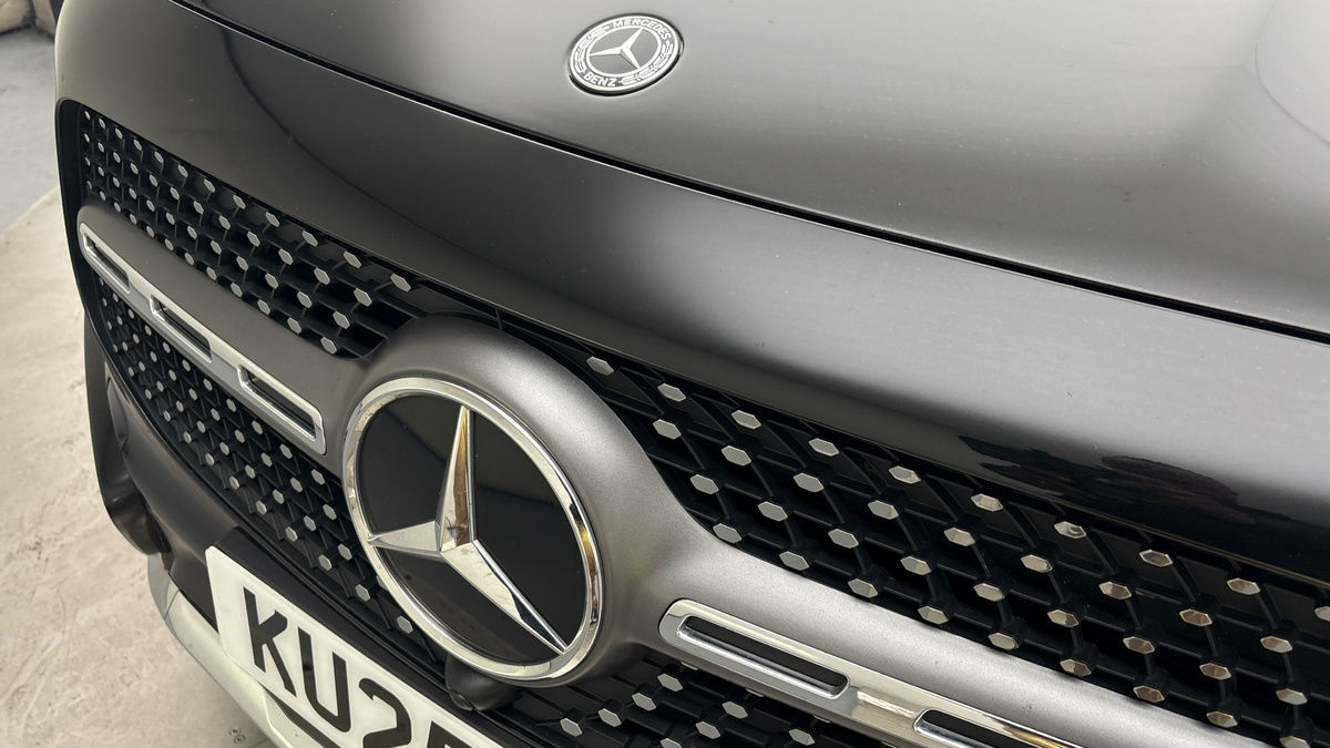 Mercedes-Benz GLB Image 24