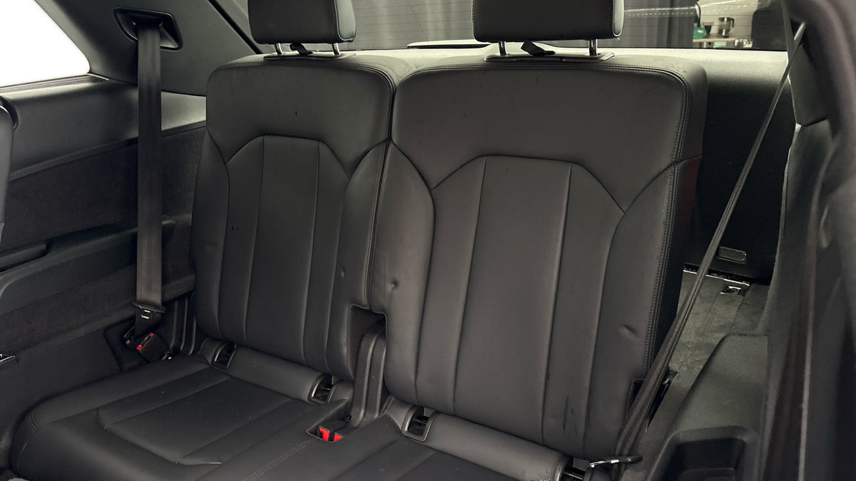 Audi Q7 Image 9