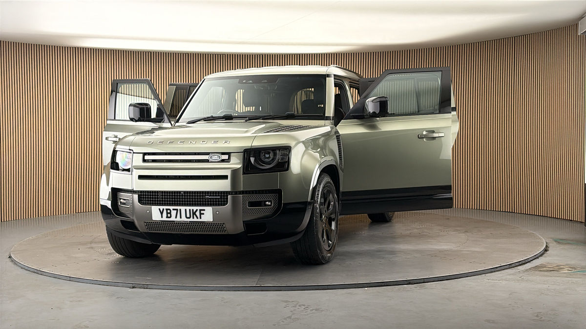 More views of Land Rover Defender 110
