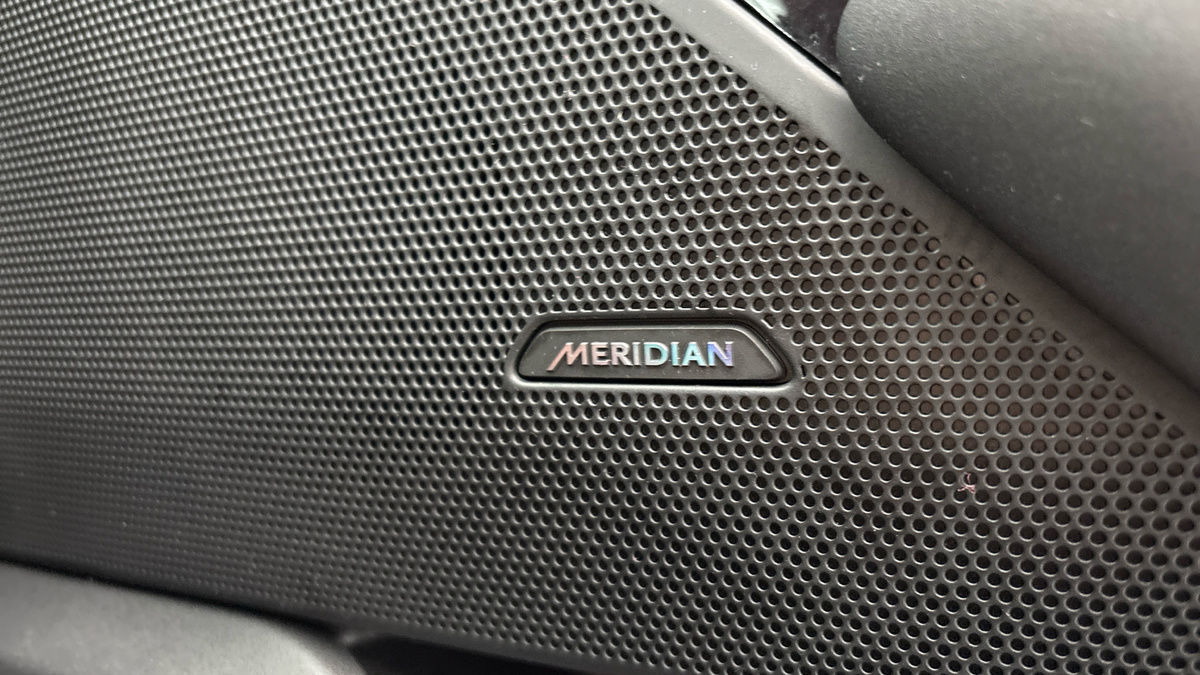 Land Rover Range Rover Velar Image 25