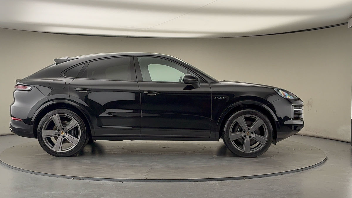 Porsche Cayenne Image 16