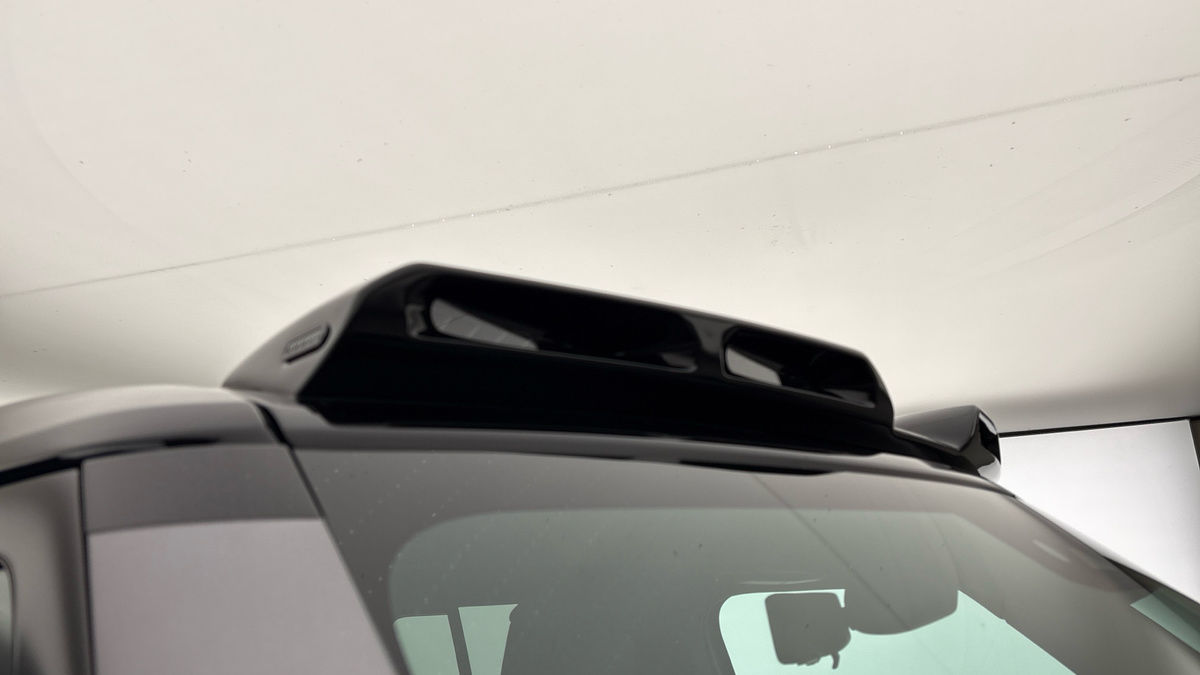 Land Rover Defender 110 Urban Image 26