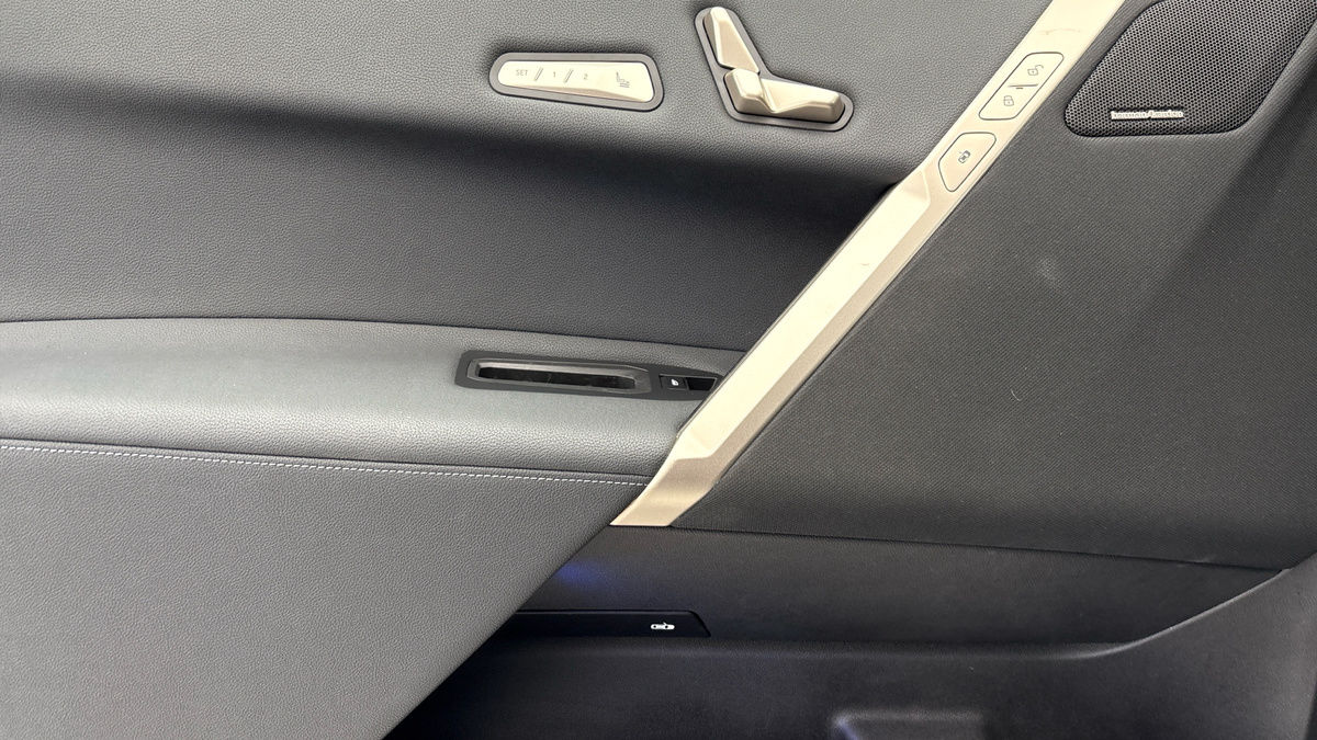 BMW iX Image 19